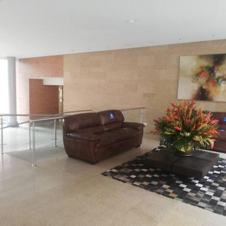 Hermosa Habitacion Privada En Conjunto Residencial Cerca Al Aeropuerto Y Terminal De Bogota, Zonas Comunes Se Comparten Con 1 Persona公寓 外观 照片